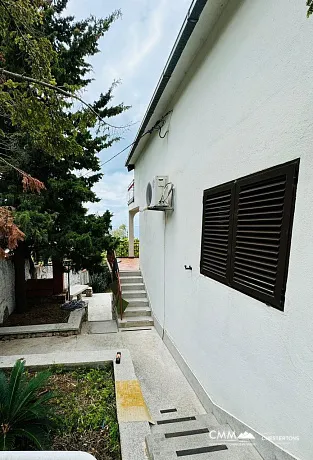 House Near the Sea with Private Beach Access – Bar, Dobre Vode